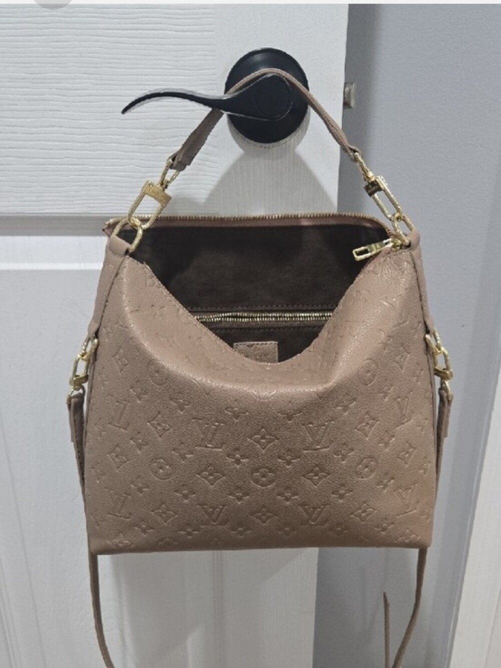 Luxury-Inspired Brown Monogram Hobo Bag - Picture 3 of 7